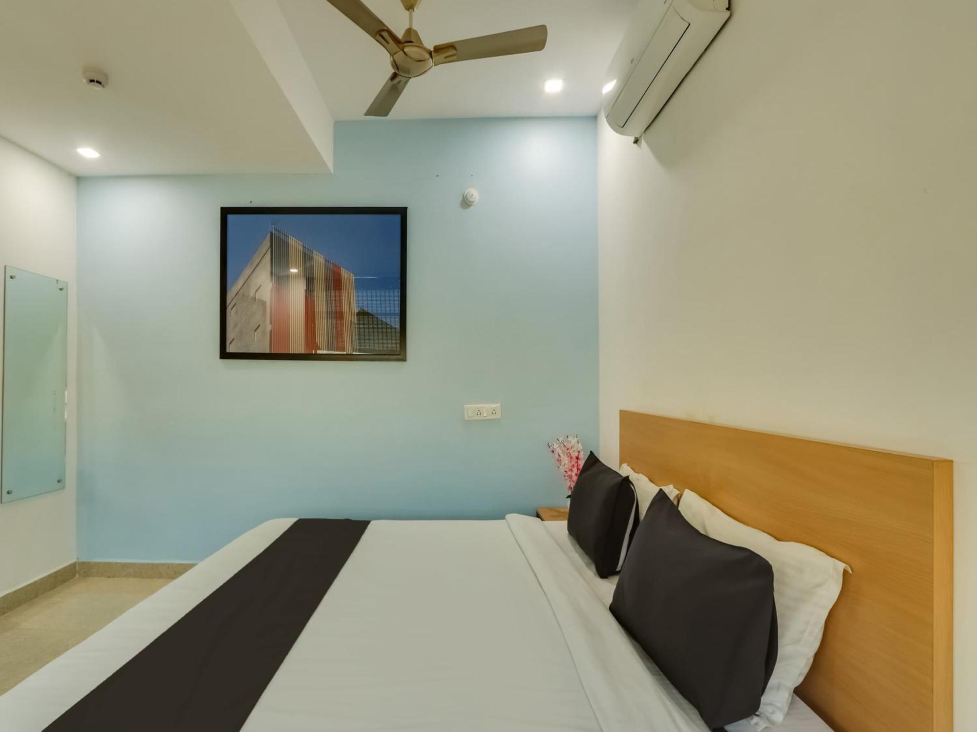 Super Townhouse Qualia Prime Hotel Near Nexus Mall Hyderabad Esterno foto