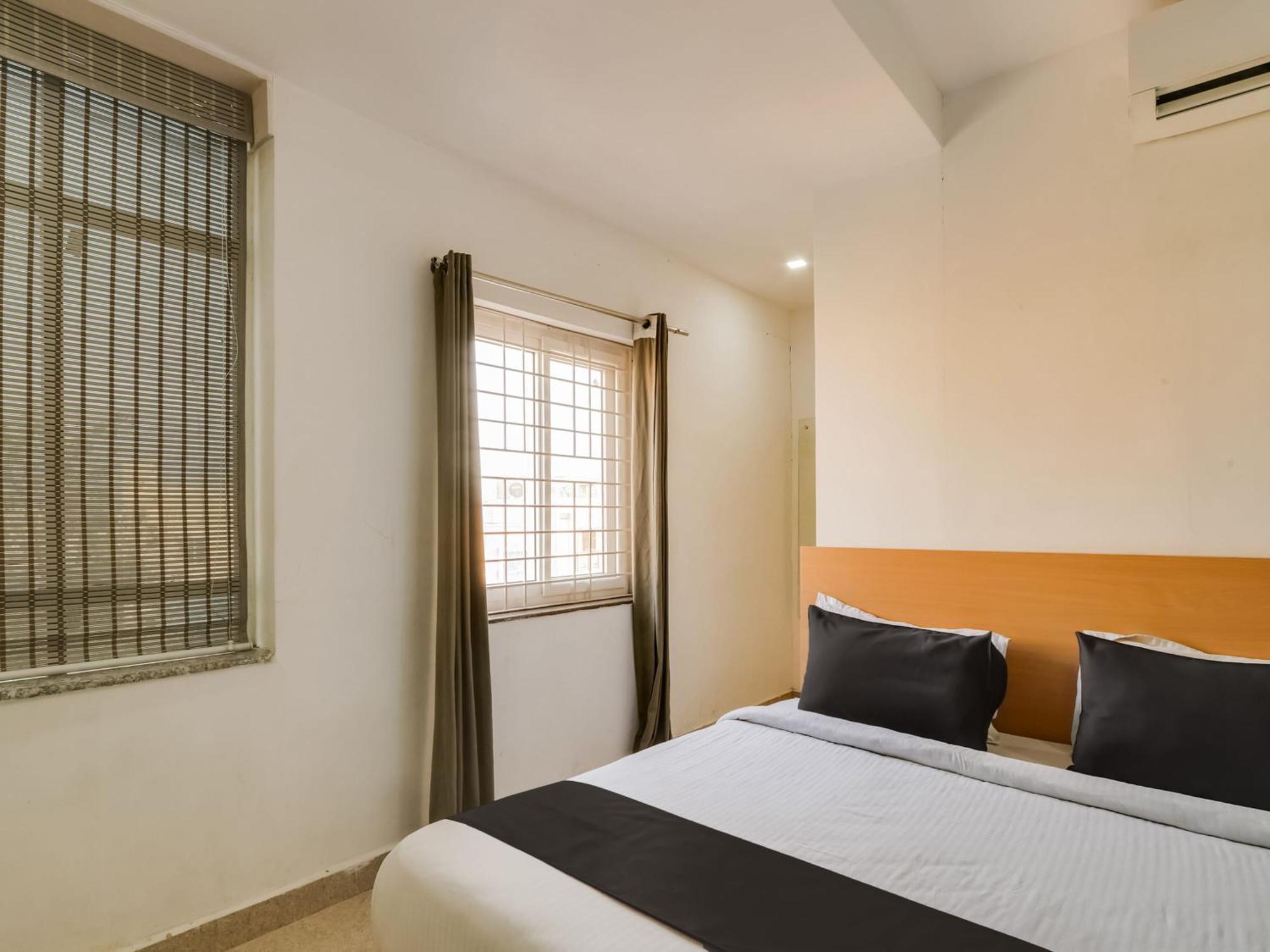 Super Townhouse Qualia Prime Hotel Near Nexus Mall Hyderabad Esterno foto
