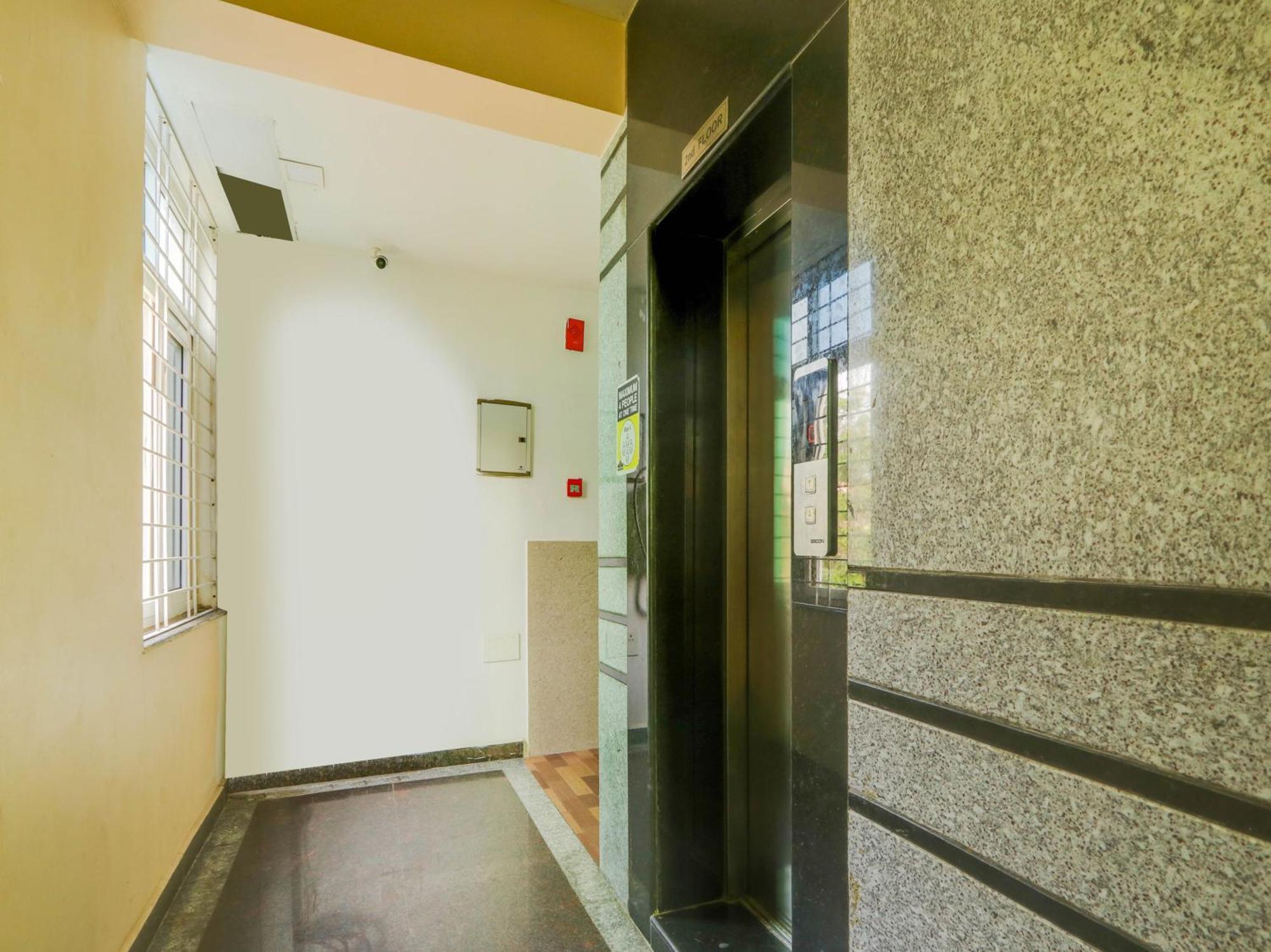 Super Townhouse Qualia Prime Hotel Near Nexus Mall Hyderabad Esterno foto